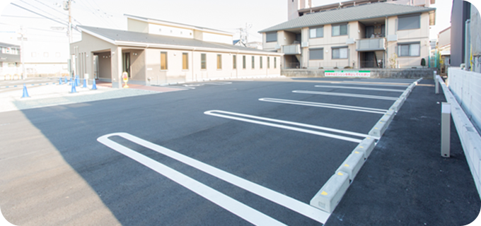 JR東岸和田駅近く、幹線道路沿いで駐車場25台完備の通いやすいクリニック